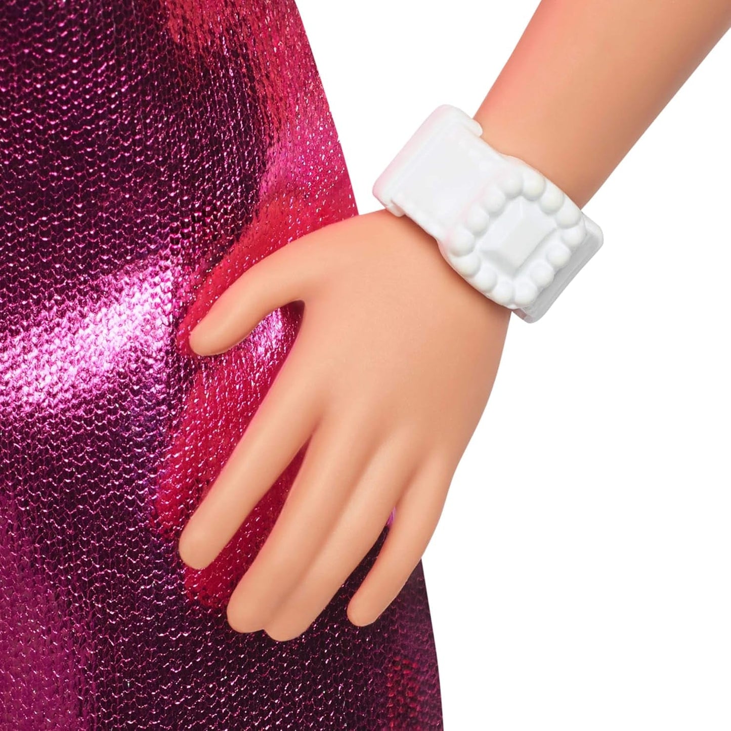 Barbie Fashionistas docka nr. 230 med blont hår, rosa metallic miniklänning med hjärtat, vitt armband och höga klackar, HYT88
