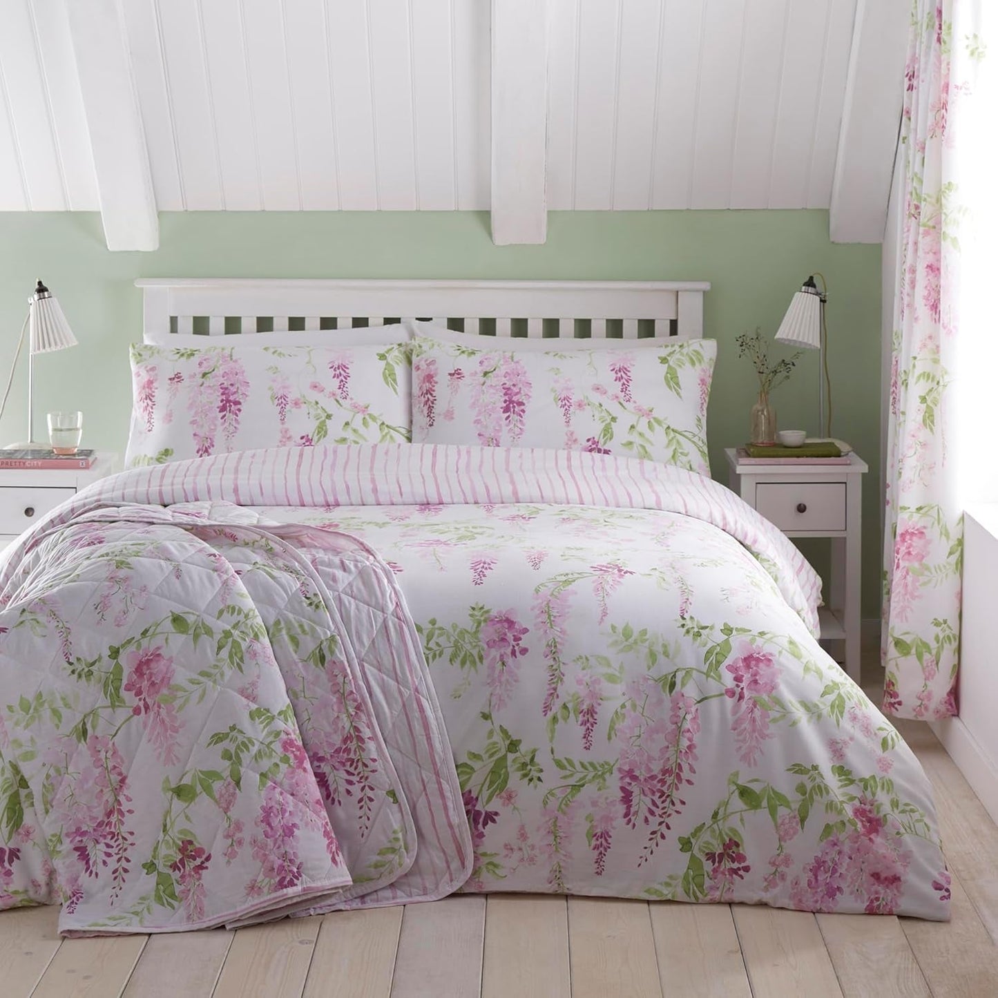 Dreams & Drapes Design - Wisteria - Quiltat sängöverdrag - 200 Cm X 230 Cm i rosa sängar och överdrag DRÖMMAR OCH DRAPIER