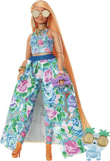 Barbie extra snygg, kurvigt långt jordgubbsblont hår, tvådelad kostym, blå katt, rosa väska, ananas solglasögon inklusive docka, lämplig som present, Hhn14 Naty Shop Dolls Standardtitel