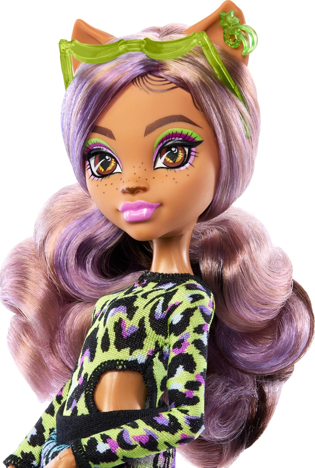 Monster High Scare Adise Island Clawdeen Wolf docka med baddräkt, joggingbyxor och strandtillbehör som visir, vattenflaska och bok