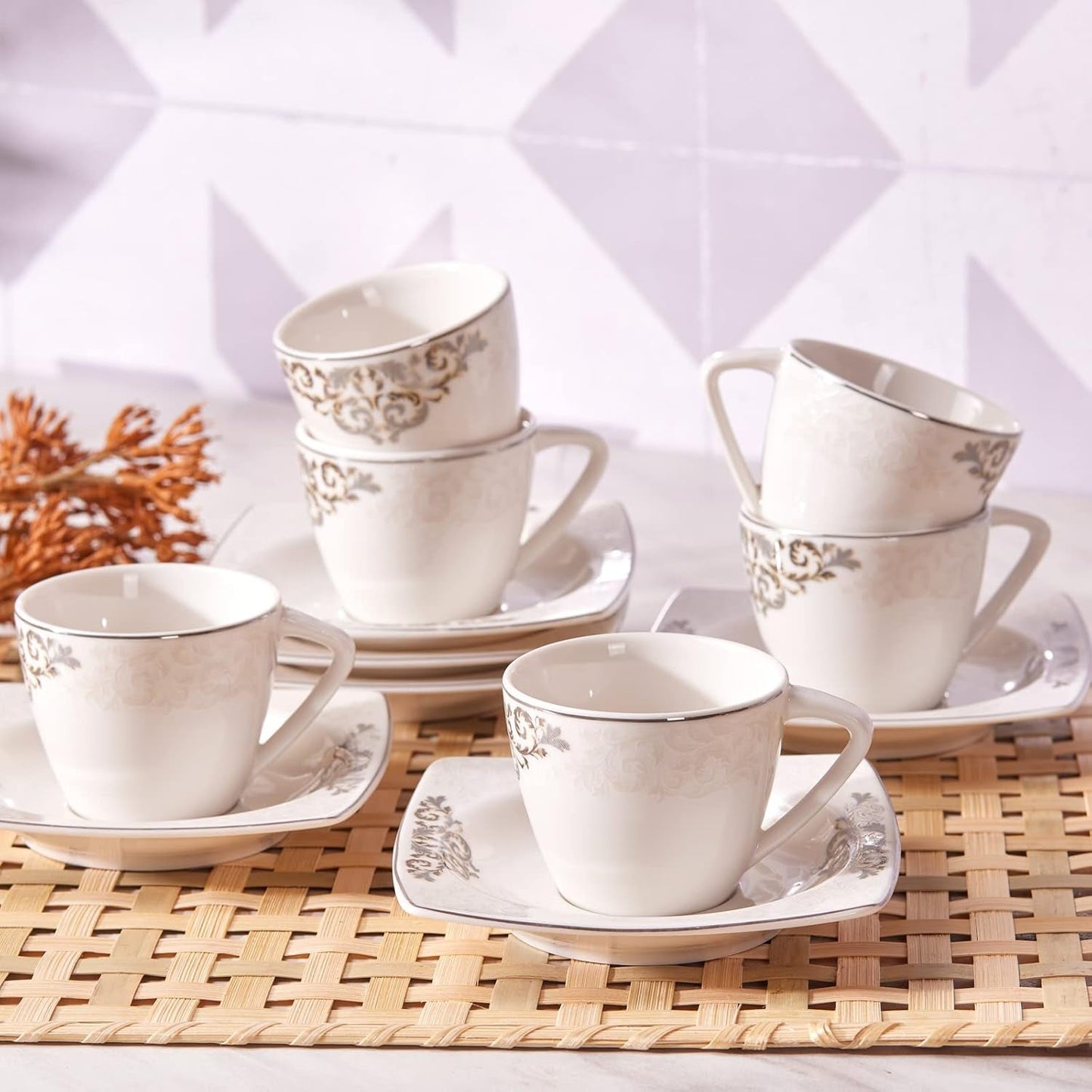 KARACA Nazende Espressokoppset i porslin - 80 ml turkiska kaffekoppar med fat, 12 delar modern kaffeservering med 6 kaffekoppar och 6 fat, mockakoppar - vit