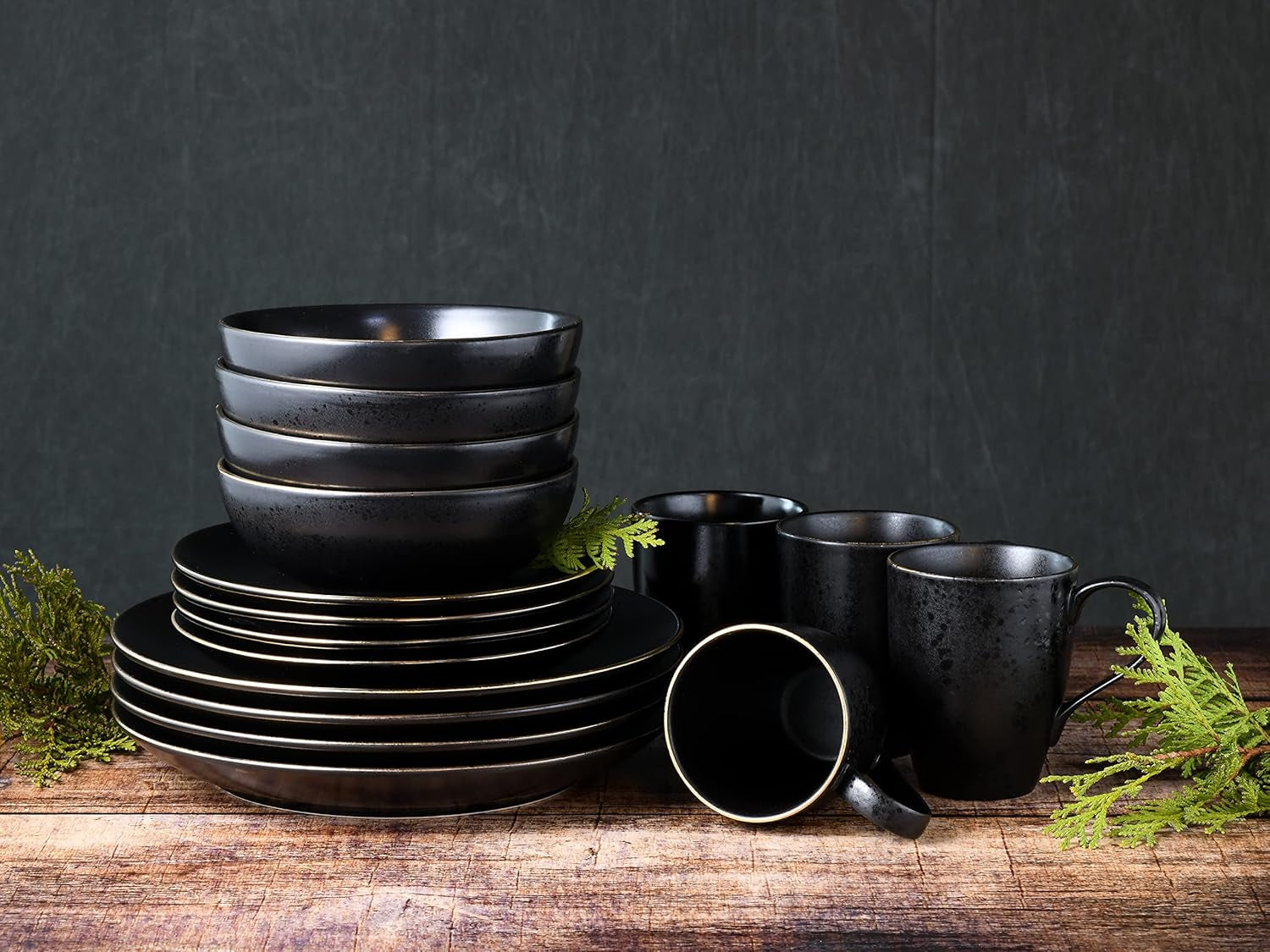 CreaTable, 22699, Industrial Gold BLACK Series, 16-delat servisset för 4, Porslin Combo Service, Diskmaskin och Mikrovågssäker, Kvalitetstillverkning