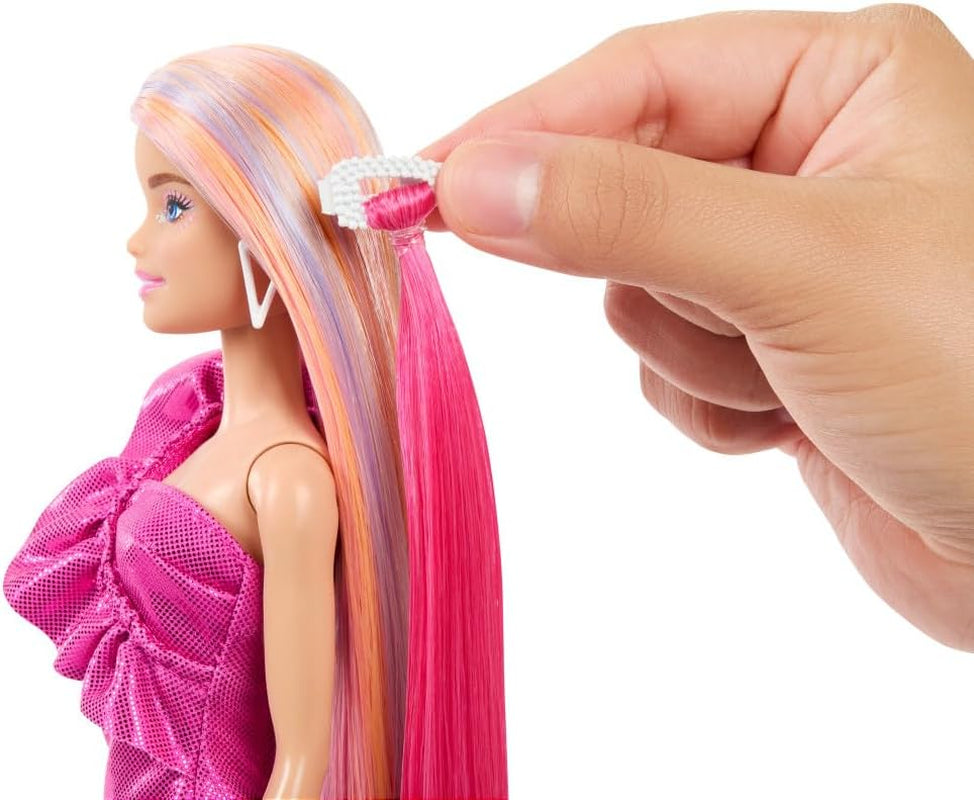 Barbie Totally Hair - Docka med extra långt regnbåghår som är lätt att styla och 10 mode- och stylingaccessoarer, färgblock prickig klänning, för åldrarna 3 och uppåt, HKT96