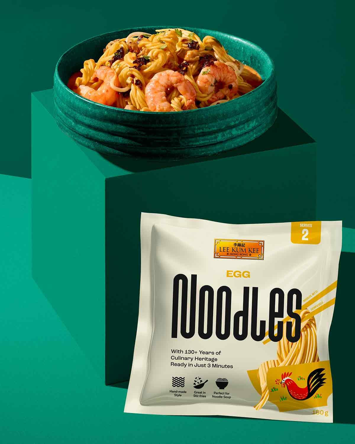 LEE KUM KEE Äggnudlar - asiatiska äggnudlar, klassikerna för wokrätter och soppor, halvtorra nudlar, klara på 3 minuter, två portioner per förpackning, 6 x 180g multipack