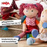 HABA Lilli-Lou docka - Mjuk tygdocka från 18 månader - 30 cm med kläder och hår - Perfekt lekkamrat för små barn - 1302842001