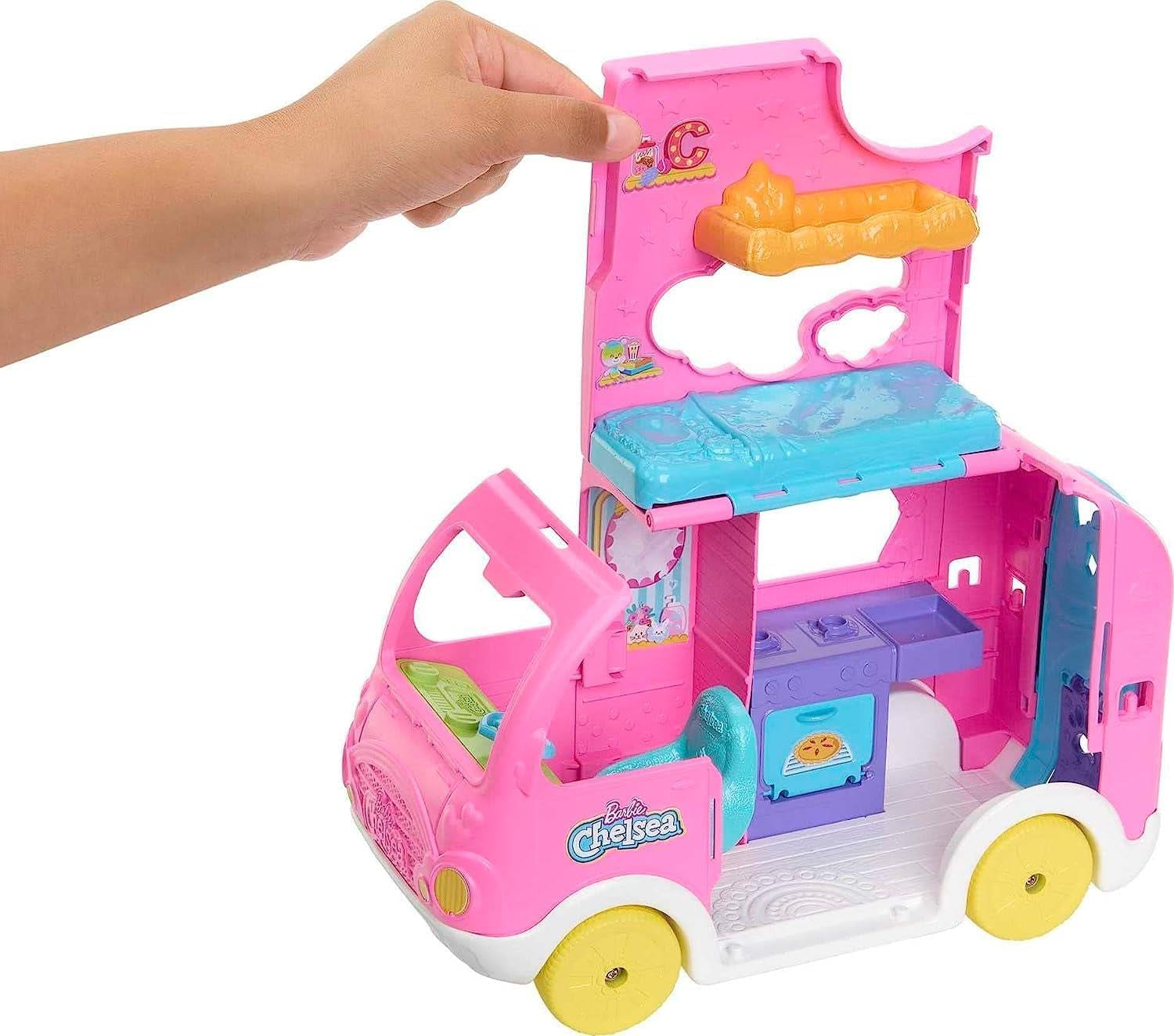 Barbie Chelsea 2-i-1 husvagn - leksaksfordon med pool, hängmatta och matplats för fantasifull lek och sagotid, åldrarna 3+, HNH90