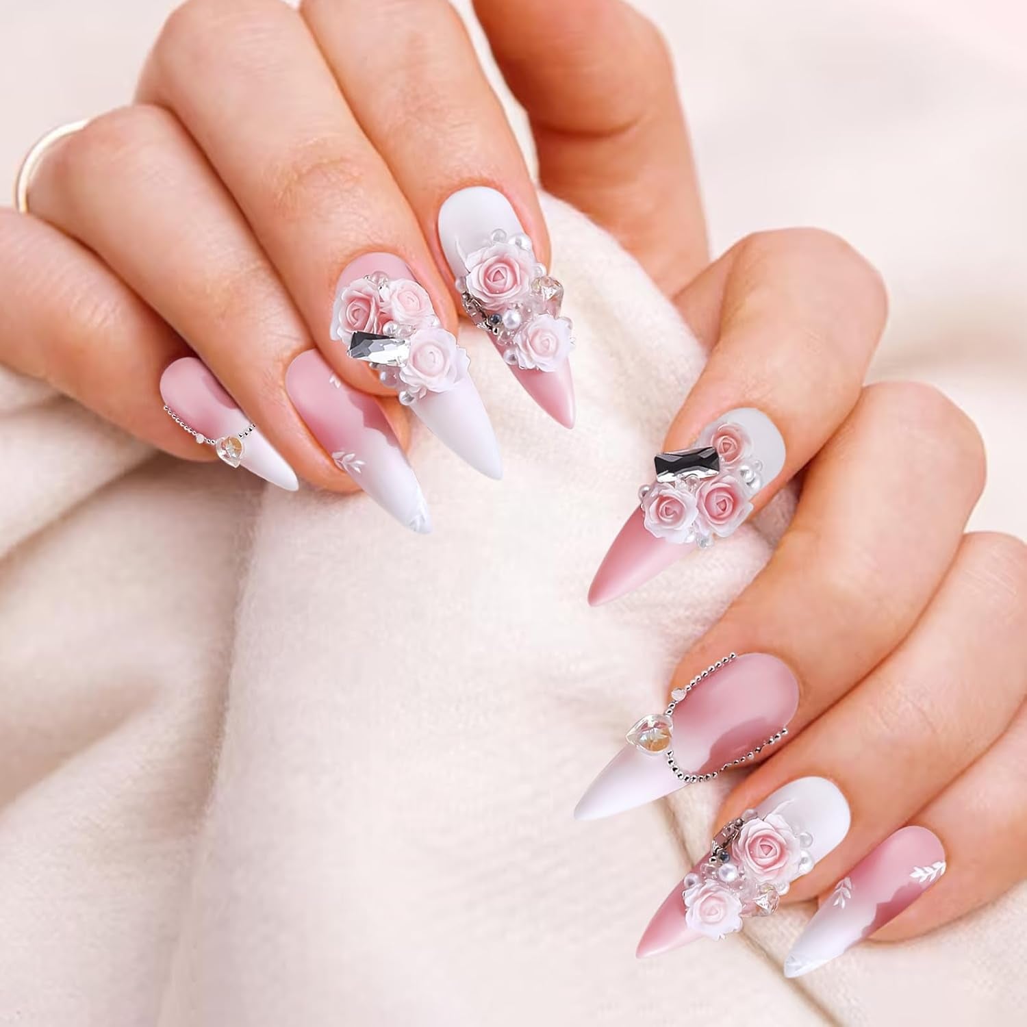 300 Stück Niedlich Blume Nail Charms, 3D Resin Blommor Camelie Rose Nägel Charms Mit Perle, Gemischt Größe Bunte Flower Nägel Deko Für Frauen Nail Art Zubehör