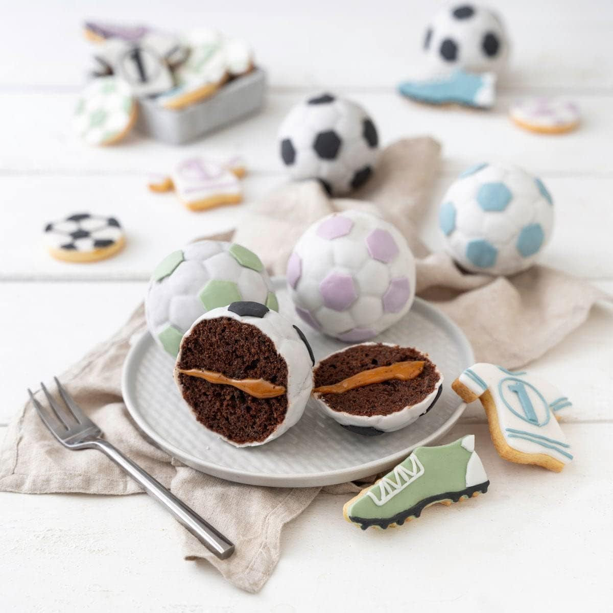 Zenker 12Er Muffinform – Muffinbackblech Für Muffins Und Cupcakes Aus Der Serie Soccer Baking– Hitzebeständiges 12Er Muffinblech Mit Antihaftbeschichtung, Schwarz Formar och brickor för bakning Naty Shop
