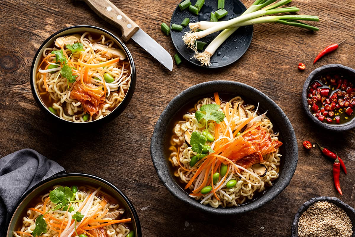 Nong Shim Kimchi Ramyun snabbnudlar - koreansk ramensoppa i en kopp - snabb förberedelse - 1 paket med 75 g