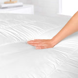 Italienska sängkläder Elegant quiltad Topper, vit, dubbla Täcken och täcken Naty Shop