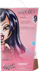 Bratz går ut! - Jade - 1 samlardocka med tillbehör, outfit, väska, solglasögon och borste - Leksak för barn - 6+, Röd