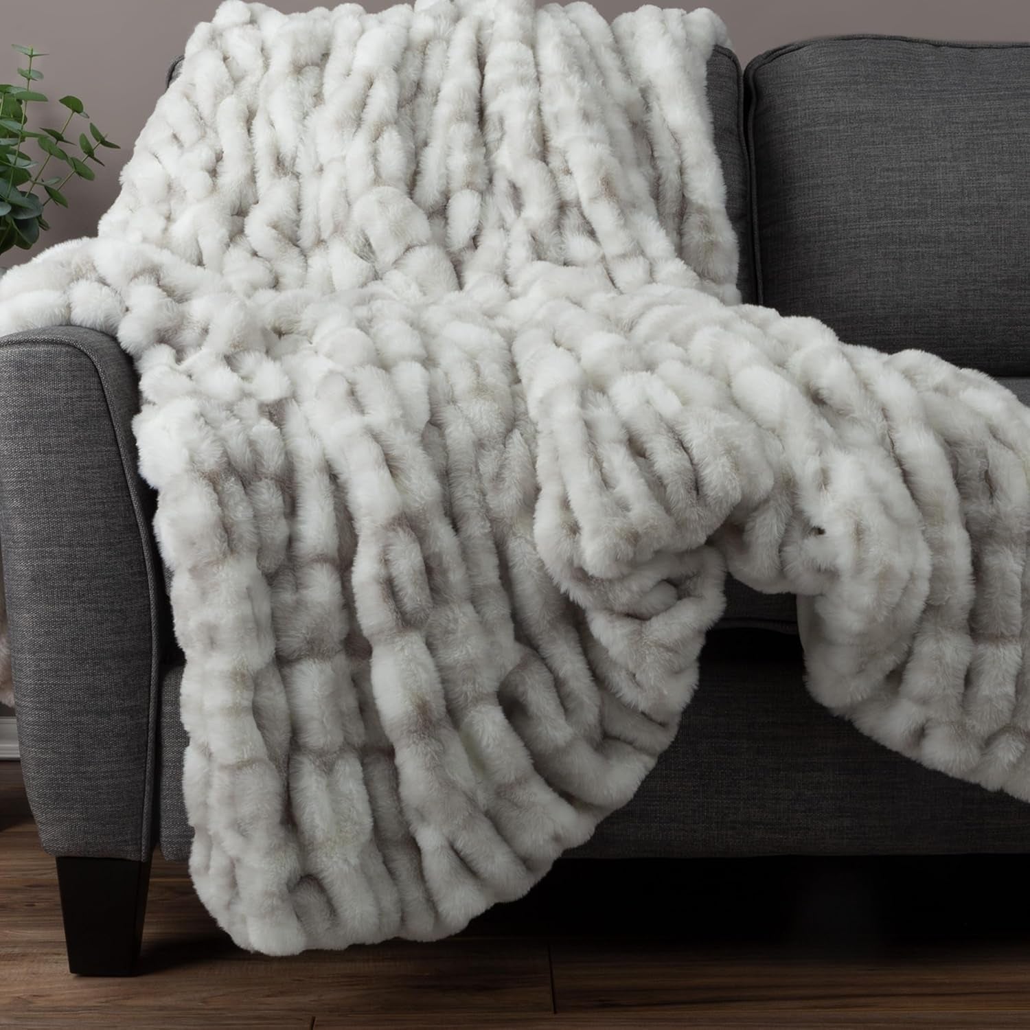 Lavish Home Oversized Gerüschte fuskpälsfilt, 152,4 X 203,2 cm, jacquard fuskpäls, queen size-säng för sängar och soffor, grå sängar och filtar Lavish Home