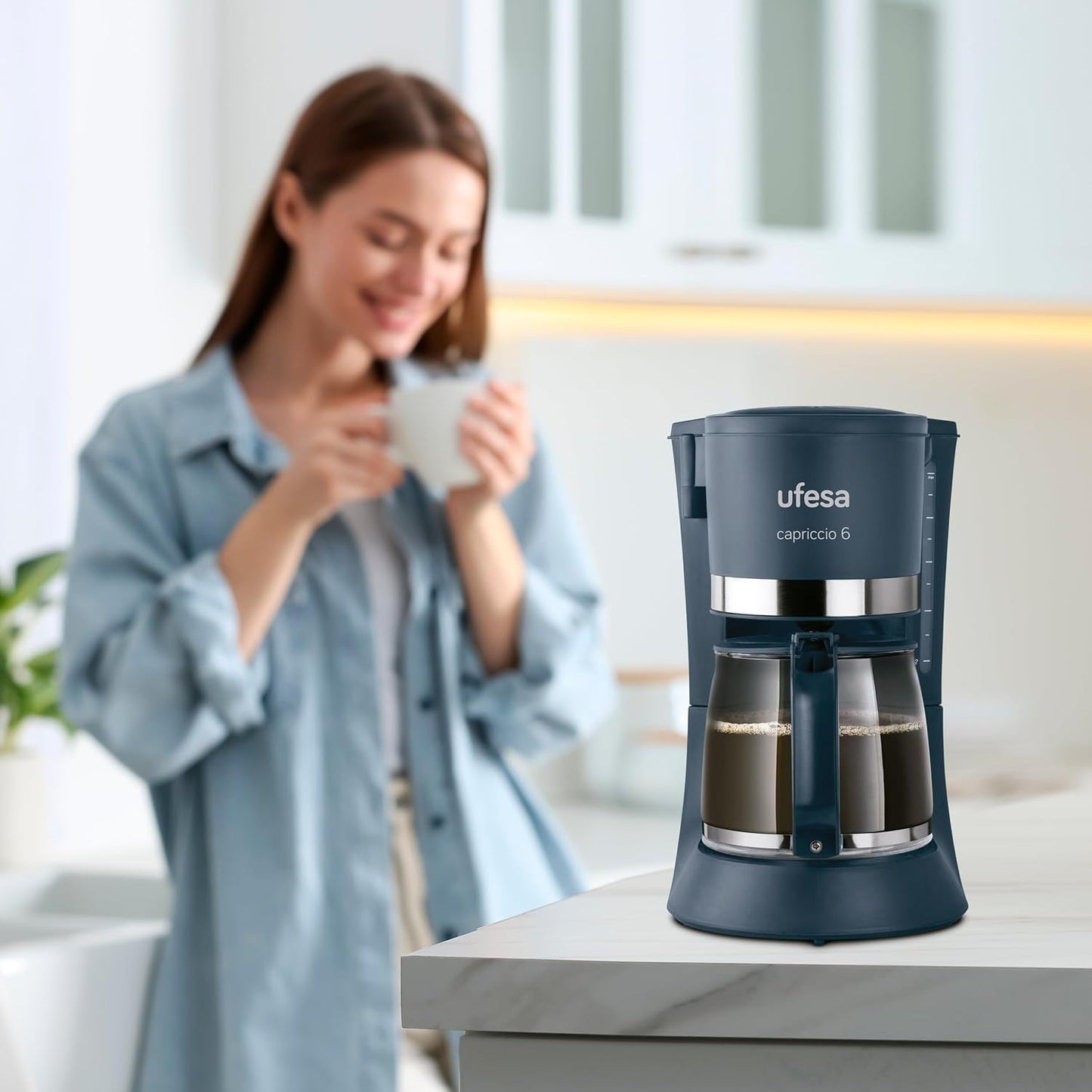 Ufesa CG7114 Capriccio filterkaffebryggare, 6 koppar, 600W, karaff 0,6L, anti-droppsystem, automatisk avstängning, blå