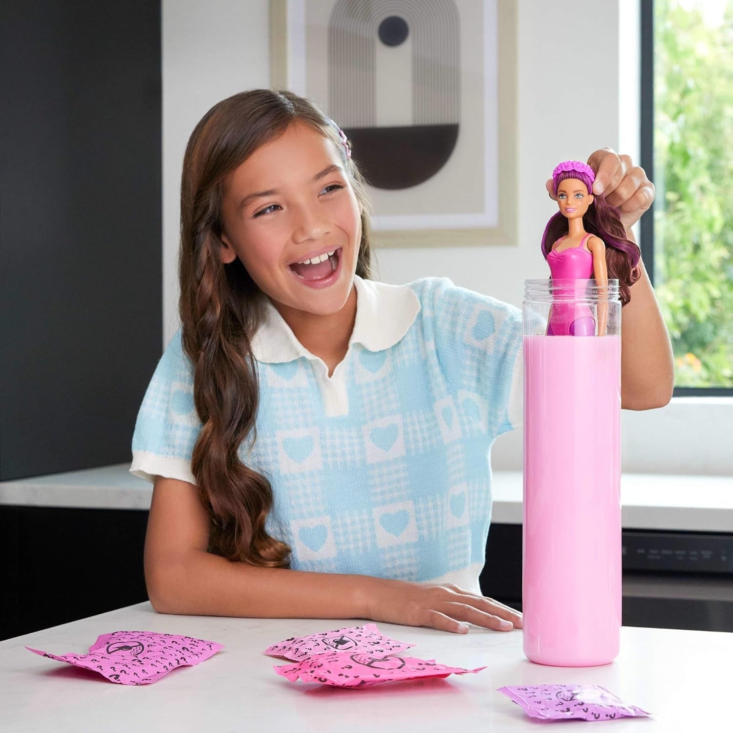 Barbie Color Reveal Doll och tillbehör, Ballerina-serien, 6 överraskningar att packa upp, inklusive färgbyte, Inspirerad av huvudbaletttrenden (stilar kan variera), HRK17 Naty Shop Dolls