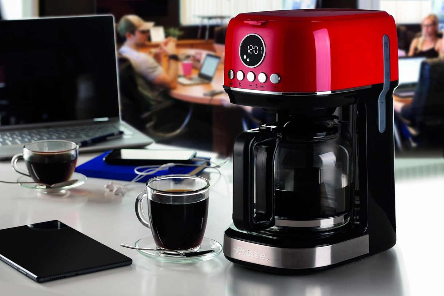 Ariete Moderna 1396 Filter Espressomaskin för att göra amerikanskt kaffe Upp till 15 koppar Glaskaraff Värmeplatta LCD-skärm Avtagbara och tvättbara filter Vita