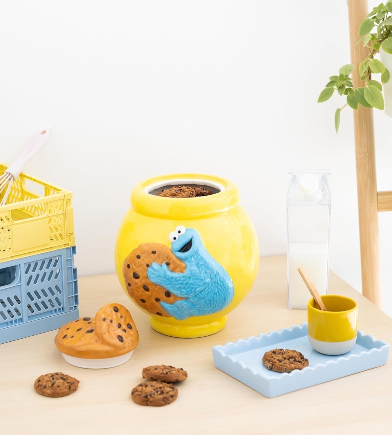 Grupo Erik Keramisk kakburk Sesame Street Cookie Monster - Kakburk med lock Stor 21,0 x 27,0 x 22,0 cm Förvaringsburk med lock Officiell Sesame Street-varor Matförvaringslådor Naty Shop