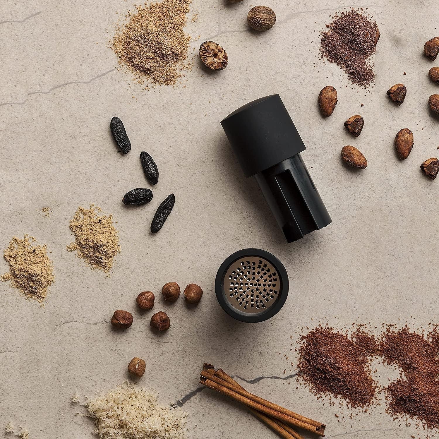 Microplane kryddkvarn svart för muskot, kanel, tonkabönor, långpeppar och andra torra kryddor Malning och kvarnar Naty Shop