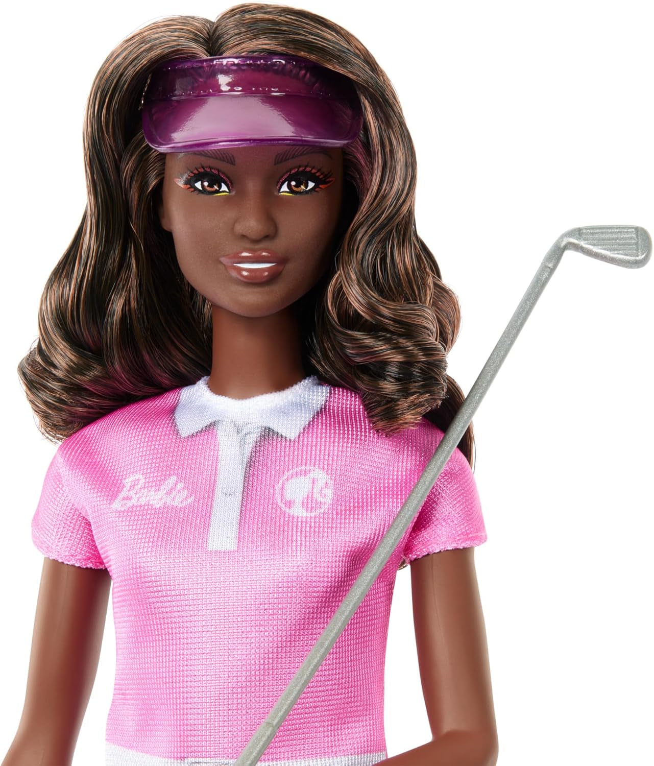 Barbie brunett golfdocka i avtagbar rosa poloklänning, golfuniform, inkluderar keps och golfklubbstillbehör, JCR69