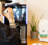 Italo Disco Espresso | 250g Bohne gås | rättvist och hållbart | frisch geröstet | 100% Arabica Kaffeebohnen | specialkaffe | 19 gram Kaffeerösterei