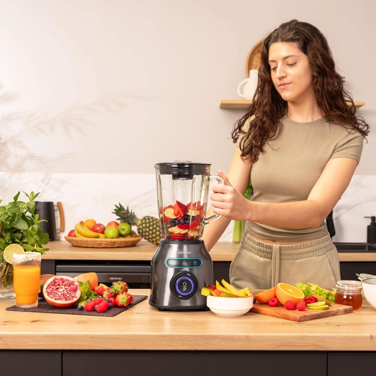 Cecotec Standmixer Power Black Titanium 2200MAX Smooth, 2200 W Maximale Leistung, 6 Klingen Aus Edelstahl, Ice-Crush-Funktion, Turbo- Och Smoothie-Funktion, Autoclean-Funktion Kitchen Naty Shop