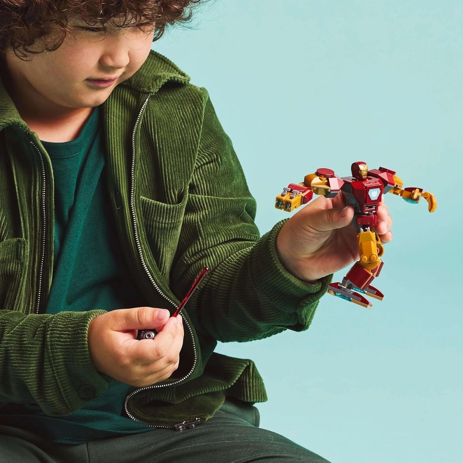 LEGO Marvel Iron Man Mech vs. Ultron - Superhjälteleksak med 2 minifigurer - Actionfigur med rörliga armar, ben och fingrar - Present till pojkar och flickor i åldern 6+ 76307 Besuche den LEGO-Store byggset