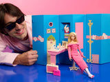 Barbie Signature gestylt av Andrew Mukamal Modepuppe, Sammlerstück mit 3 Looks für Day and Abend sowie Accessories, inclusie mit Ständer, JBH81
