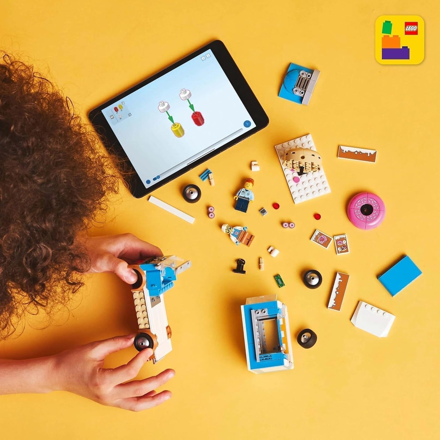 LEGO City Donut Truck - Leksaksmatbil med 2 polisminifigurer - Byggleksak för pojkar och flickor i åldern 5+ - Födelsedags- och semesterpresentidé 60452 Byggset Besuche den LEGO-Store