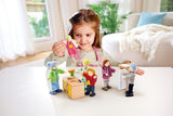 Hape Doll Family Prisbelönt dockskåpsset, unika trädockortillbehör, fantasifull lek, 6 dockfamiljemedlemmar från 3 år och uppåt