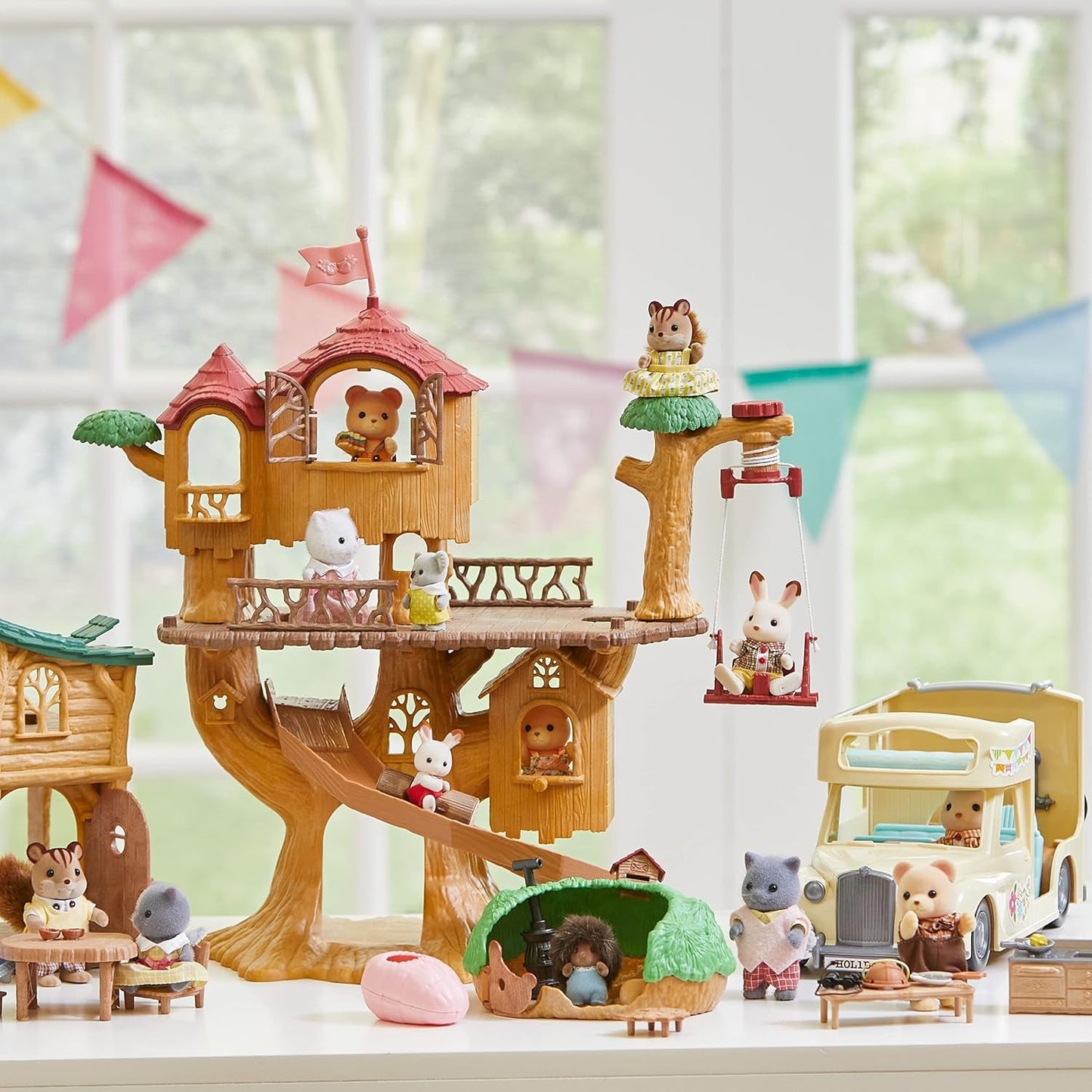 Sylvanian Families 5494 Trädkoja med äventyr - Dollhouse-lekset