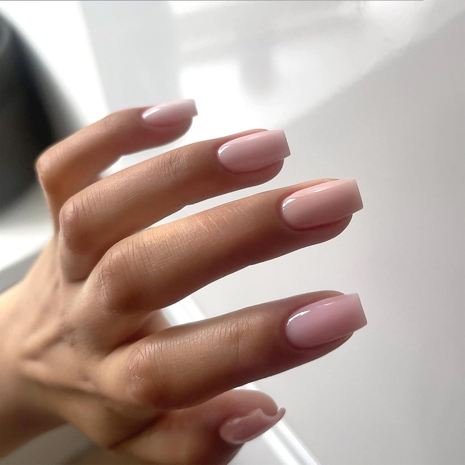 24st rosa enfärgade falska naglar självhäftande neutrala falska naglar Medium Square Mjuk Gel för kvinnor DIY Heltäckande Glitter Falska Naglar