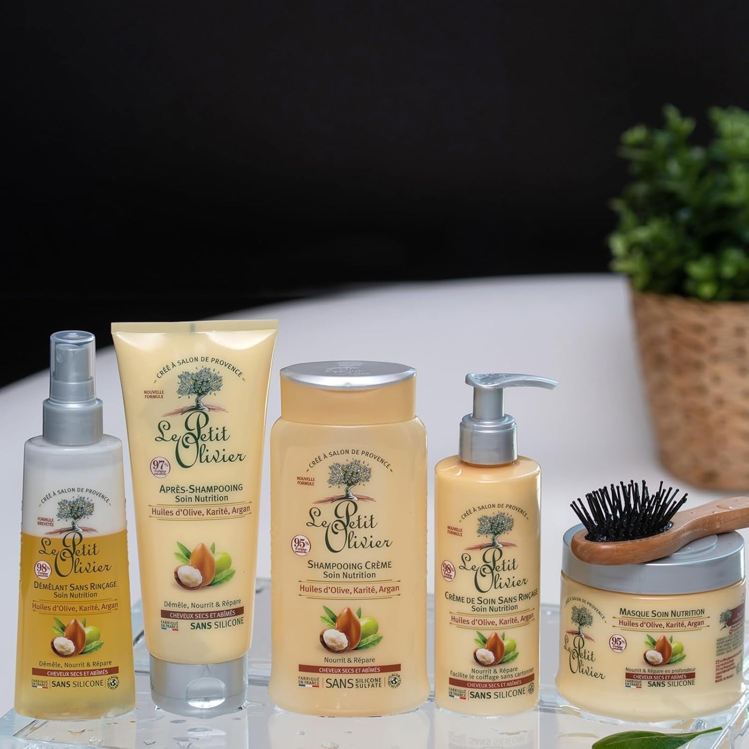 - Redskapande spray, vård, ingen sköljning och silikon, oliv-, shea- och arganoljor, reds ut, reparerar och ger näring - torrt och skadat hår - 150 ml hårborttagningsprodukter Naty Shop