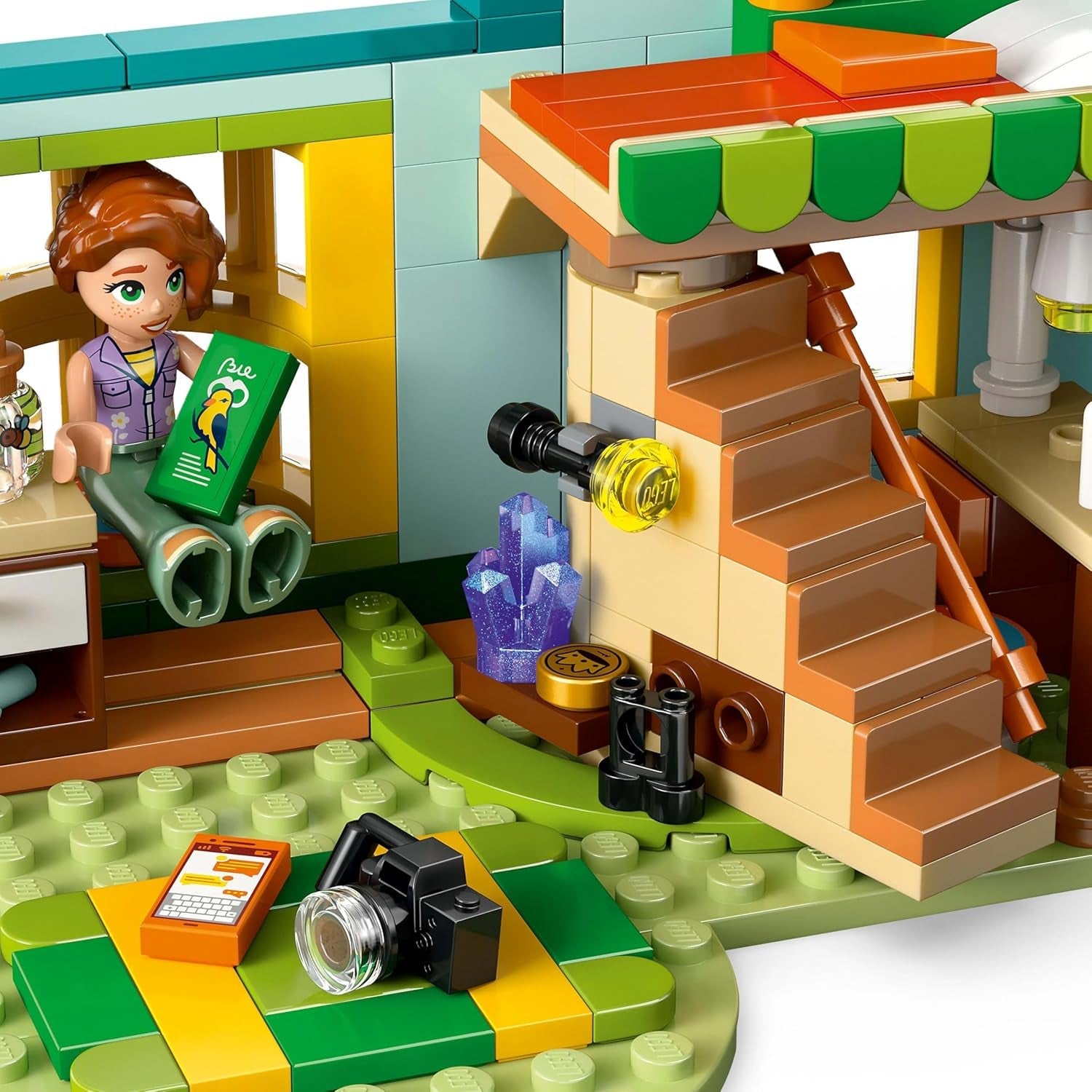 LEGO Friends Autumn's Room Bygg- och lekset för kreativt rollspel, set för tjejer från 6 år med 2 minifigurer och en illerfigur, pedagogisk leksak 42646 Byggset Besuche den LEGO-Store