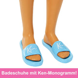 Barbie Ken - Blond docka med blå skjorta och badförkläde, strandtillbehör och badboll för kreativ lek, från 3 år och uppåt, HPL74