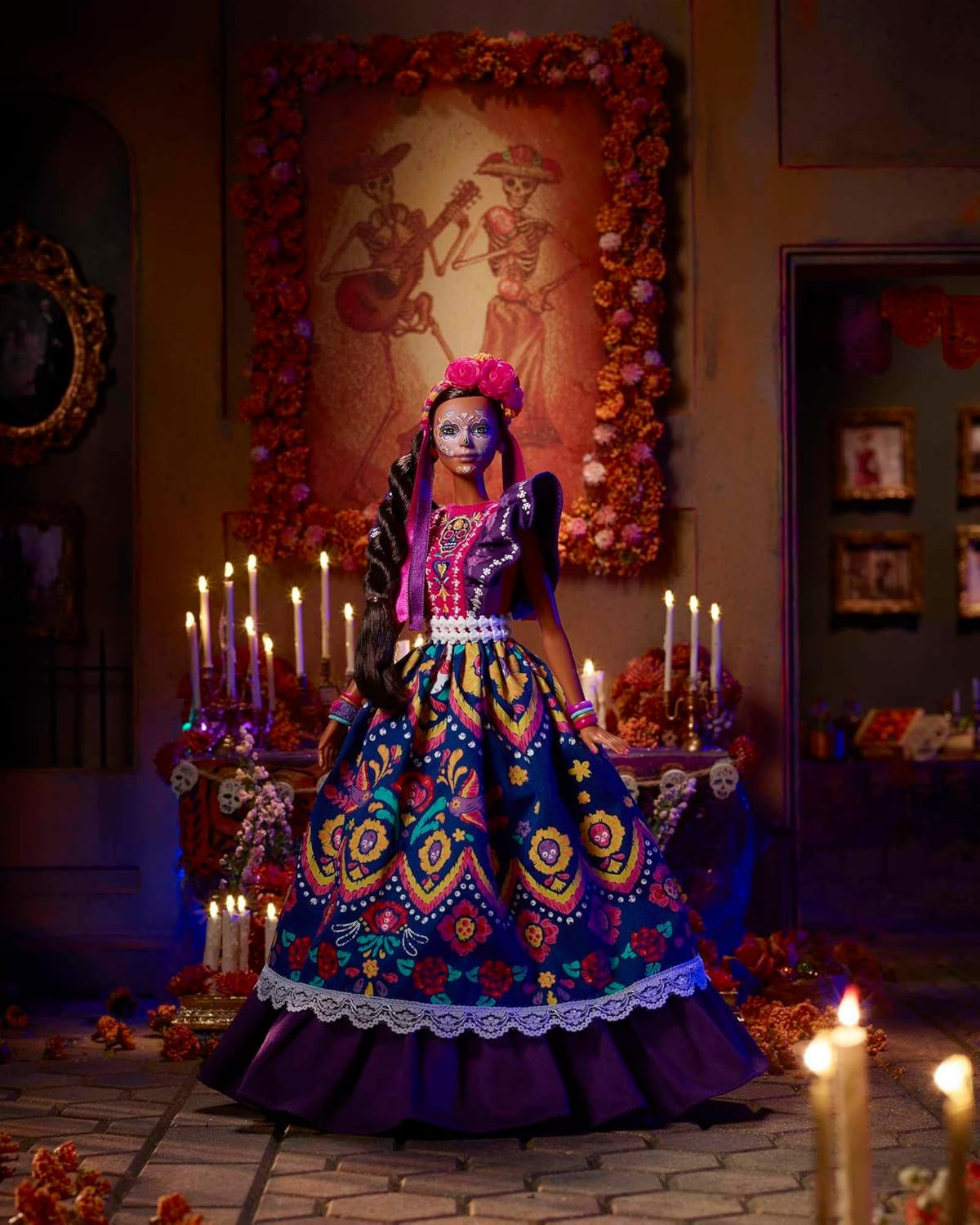 2022 Día De Muertos barbiedocka med rufsig traditionell klänning, blomsterkrans och Calavera ansiktsfärg, present till samlare