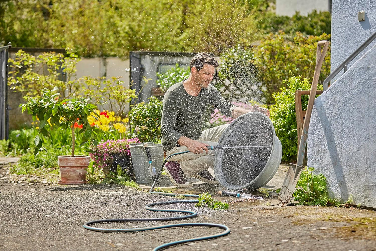 Gardena EcoLine slang 1/2 tum, 20 m utan systemkomponenter: Hållbar trädgårdsslang av återvunnen plast, fri från ftalater och föroreningar, stark greppfunktion, frost- och UV-beständig (18930-20)