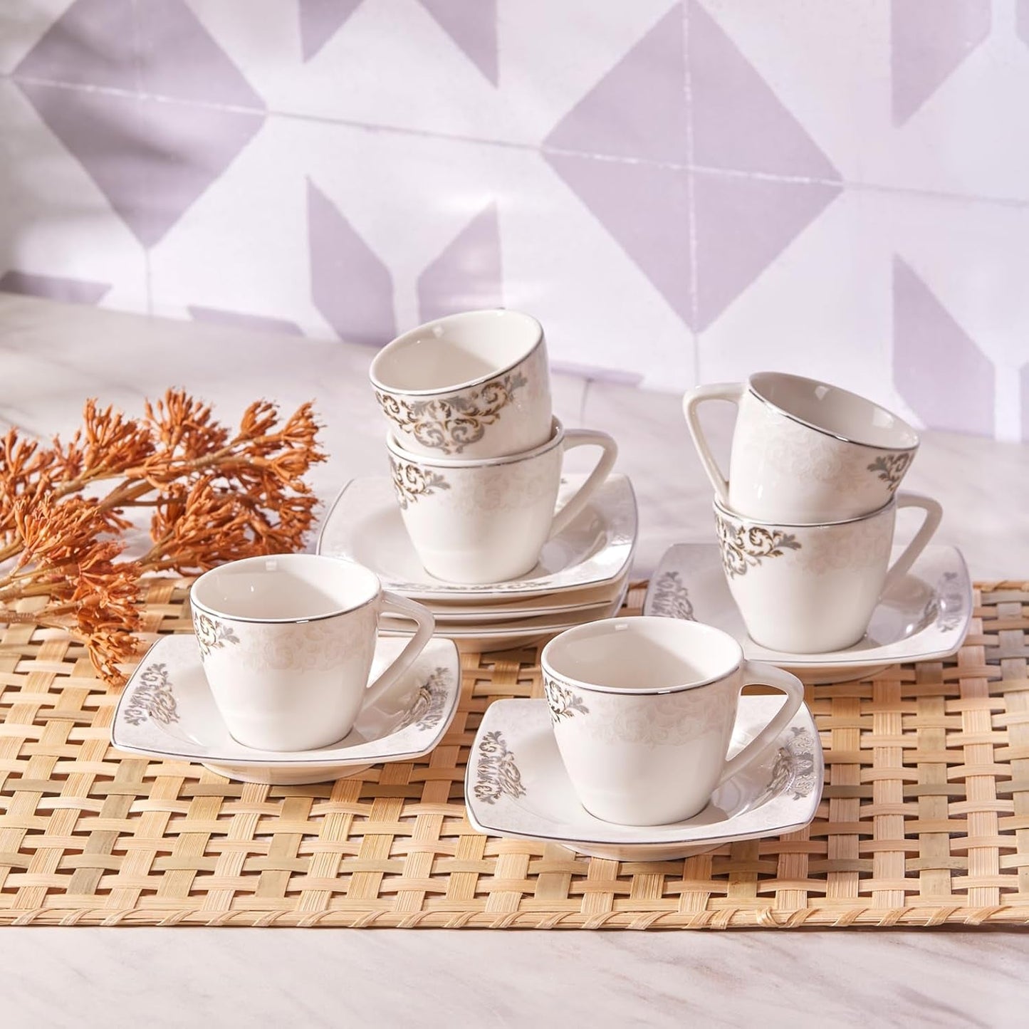 KARACA Nazende Espressokoppset i porslin - 80 ml turkiska kaffekoppar med fat, 12 delar modern kaffeservering med 6 kaffekoppar och 6 fat, mockakoppar - vit