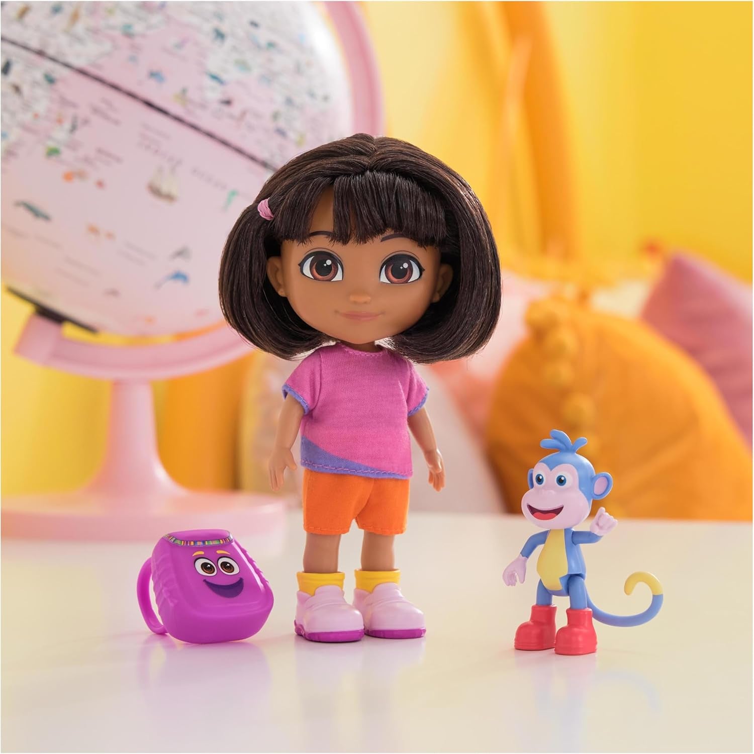 DORA - Best Friend Doll - Storlek 22cm, med kambart hår, väska och monkey boots, känd från den populära TV-serien, för barn från 3 år och uppåt