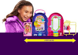 Barbie Extra Minis, extra minidocka och boutique-lekset, garderob med skåp, hyllor, speglar, 360-plattform, extra minidocka med rosa hårtillbehör, HHN15