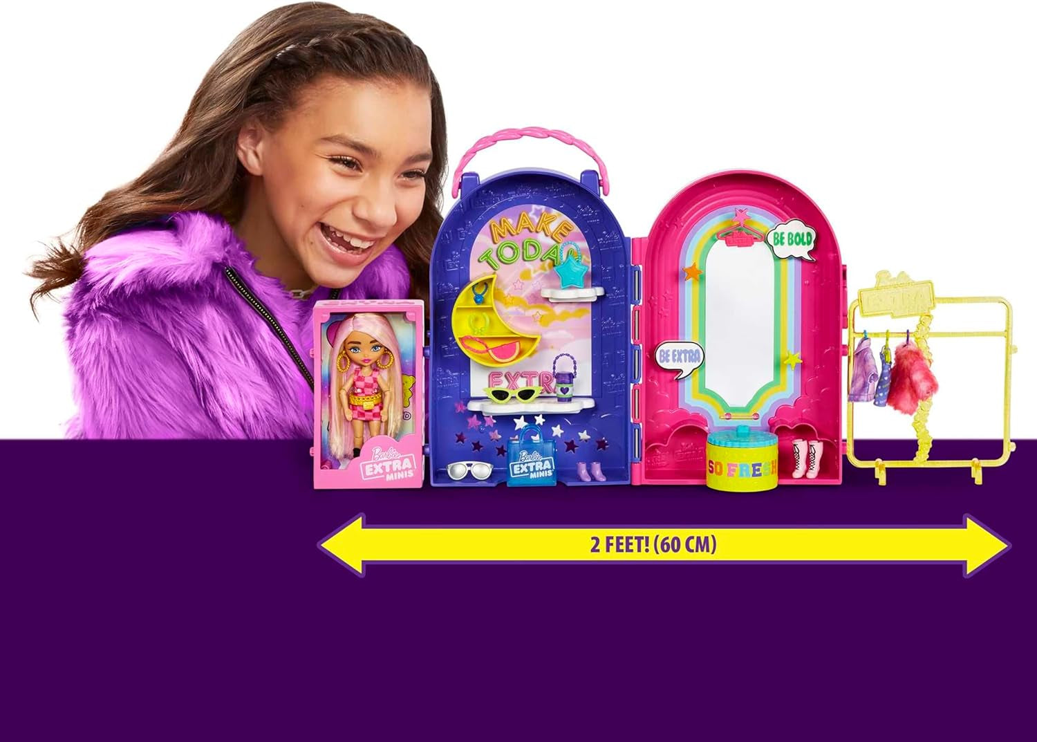 Barbie Extra Minis, extra minidocka och boutique-lekset, garderob med skåp, hyllor, speglar, 360-plattform, extra minidocka med rosa hårtillbehör, HHN15