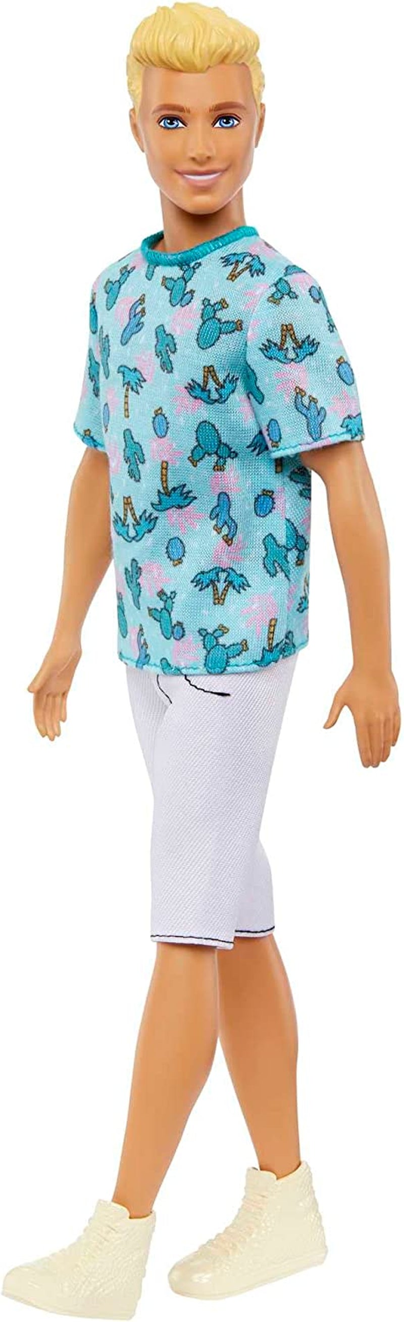 Barbie Ken Fashionistas Doll - T-shirt med kaktus och palmtryck, vita shorts och sneakers, perfekt för äventyr med vänner och promenader runt staden, för barn från 3 år och uppåt, HJT10 Naty Shop Dolls