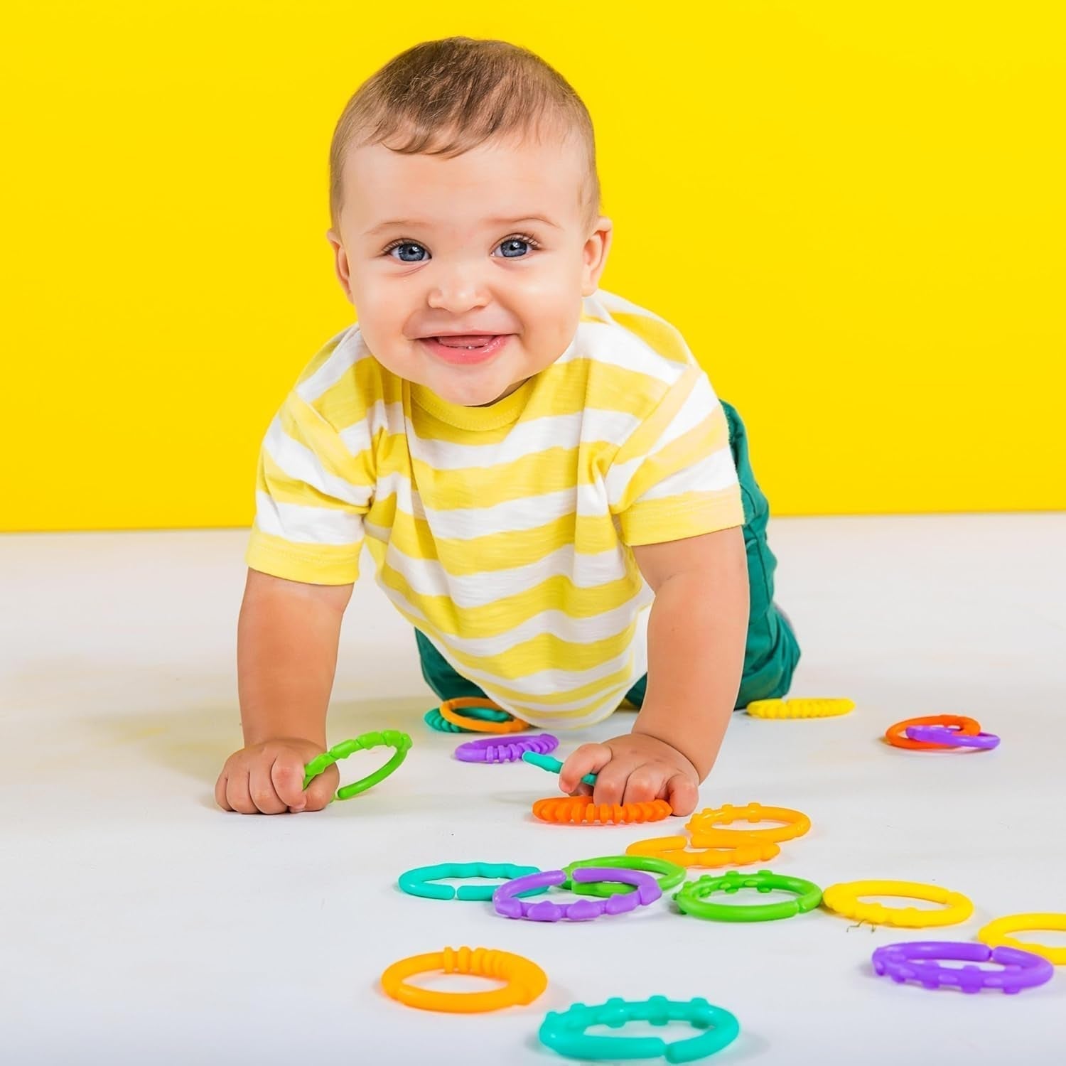 Ljusa startar, Oball, Kedjekopplingslänkar för barnvagnar, Massor av länkar, Vikbar, Lätt att fästa, Lätt att rengöra, Perfekt för resor Bebe Toys Naty Shop