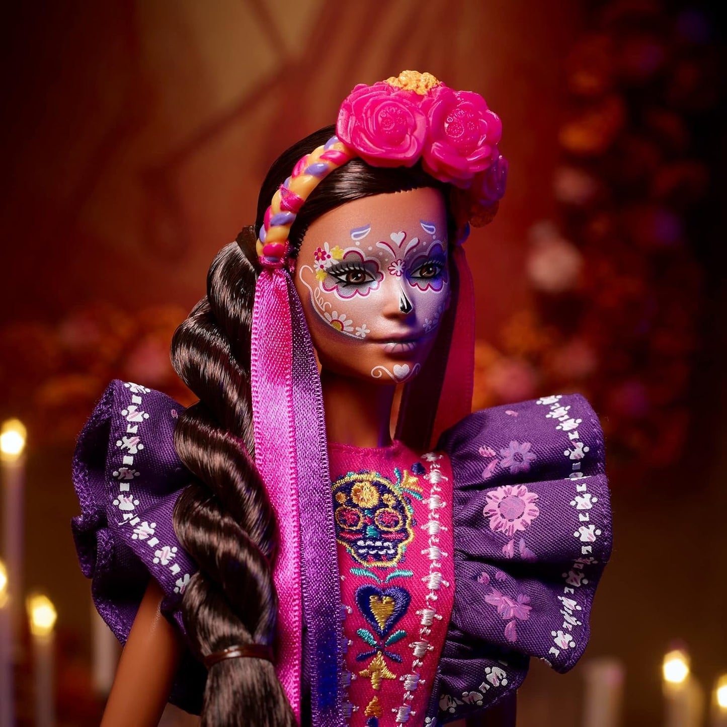 2022 Día De Muertos barbiedocka med rufsig traditionell klänning, blomsterkrans och Calavera ansiktsfärg, present till samlare