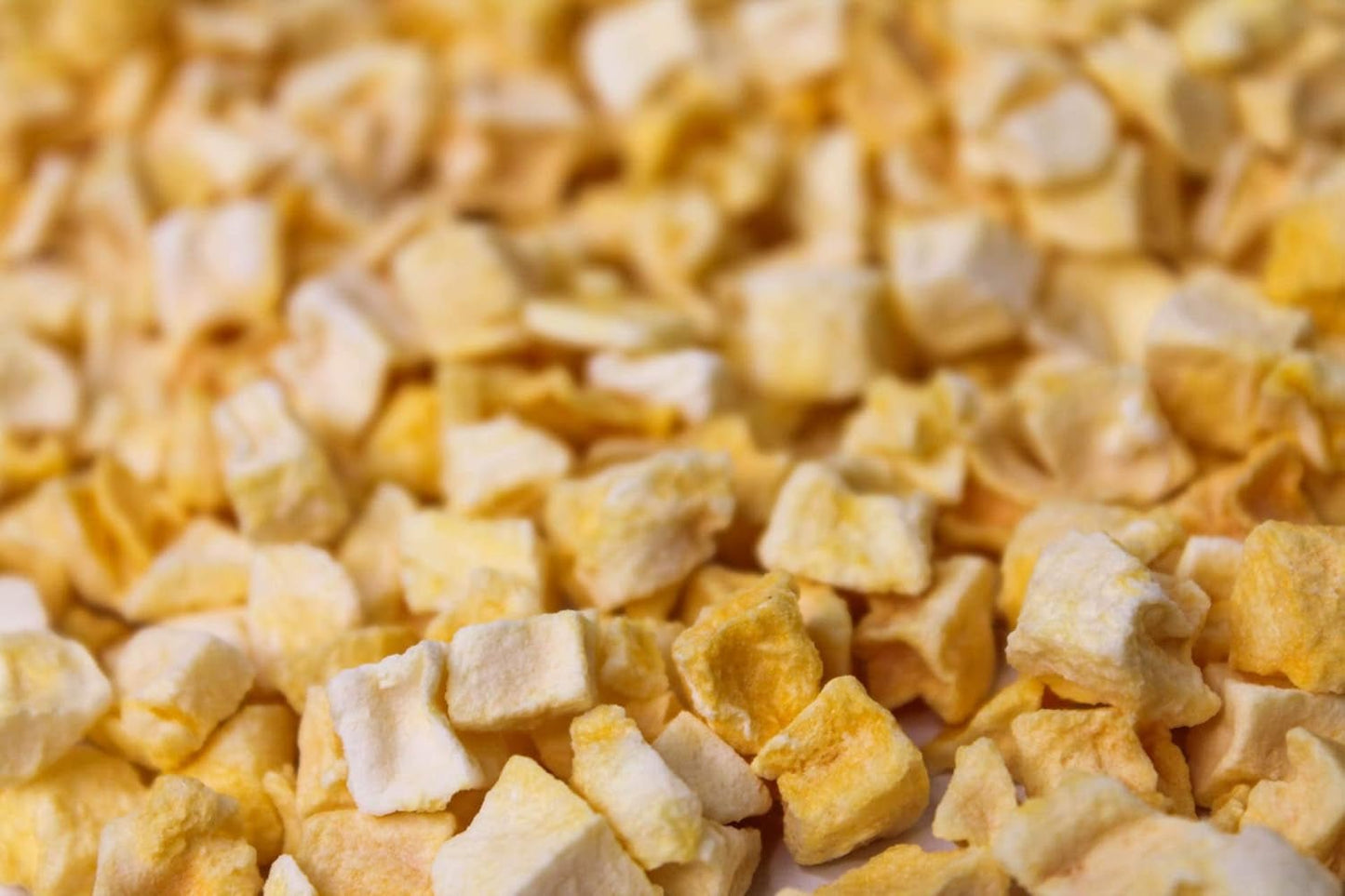 Frystorkade mangobitar 100g - Frystorkad frukt - Frystorkad torkad frukt - Torkad mango - Perfekt för mellanmål, bakning, müsli, smoothies och desserter Torkade produkter Naty Shop