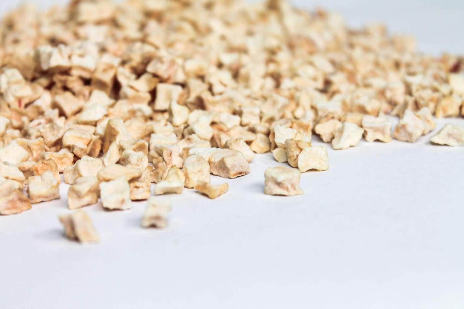 Frystorkade äppelbitar 100g - Frystorkade frukter - Frystorkade torkade frukter - Torkade äpplen - Perfekt för att baka, dekorera kakor, snacks, müsli och desserter Torkade produkter Naty Shop