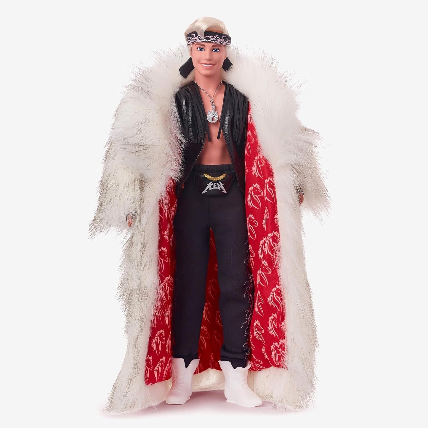 Barbie The Movie Collectible Ken Doll iklädd stor fuskpälsrock och svart fransväst med bandana, HRF31