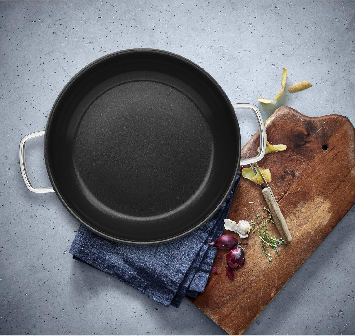 WMF Durado serverings-/stekpanna 28 cm induktion, Cromargan-belagt rostfritt stål, keramisk beläggning, ugnssäker kastruller och stekpannor Naty Shop