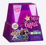 Bratz Miniverse MGA:s Y2K Nostalgia Flashback Minis Limited Edition Dolls - SURPRISE PACK - 2 Bratz Mini Dolls and Display Case - Fantastisk present till barn och samlare 6+