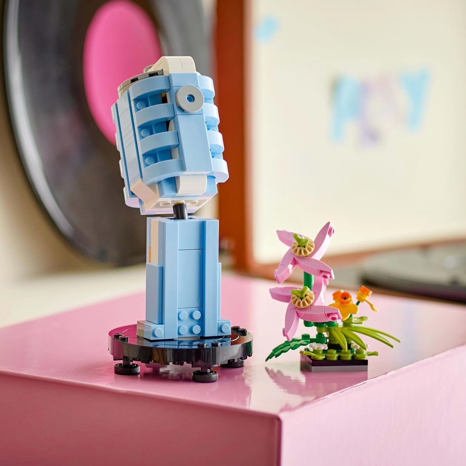LEGO Creator 3In1 skivspelare med blommor - konverterbar leksak till radio eller mikrofon - musikleksaker för barn - kreativ presentidé för flickor och pojkar från 8 år 31172 Byggset Besuche den LEGO-Store