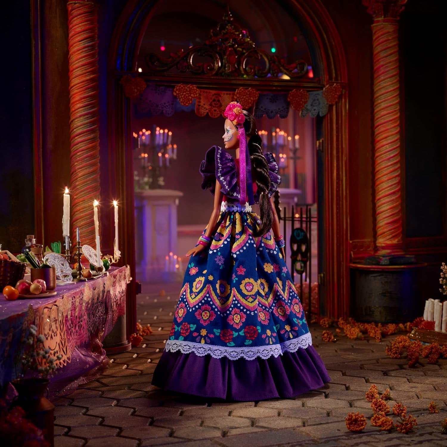 2022 Día De Muertos barbiedocka med rufsig traditionell klänning, blomsterkrans och Calavera ansiktsfärg, present till samlare