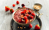 RUF Smoothie Bowl Bärbunt Havre Frukostmellanmål med bär och chiafrön, snabbt och enkelt att tillaga, veganskt, 1 påse x 50 g (förpackning med 3)